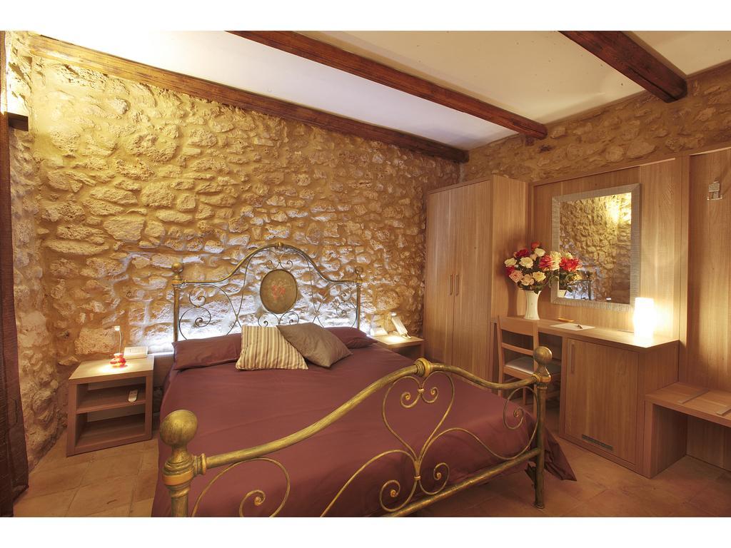 イゼルニア Residenze Portacastello Bed & Breakfast エクステリア 写真