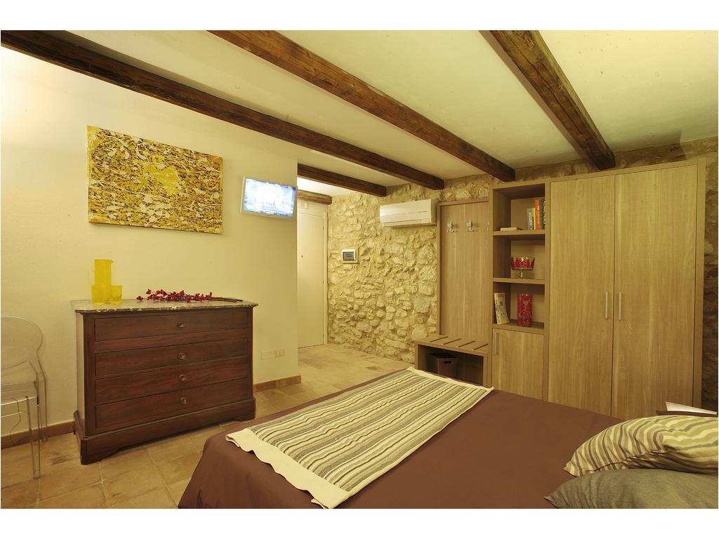 イゼルニア Residenze Portacastello Bed & Breakfast エクステリア 写真
