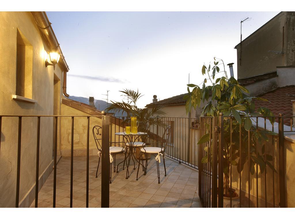 イゼルニア Residenze Portacastello Bed & Breakfast エクステリア 写真